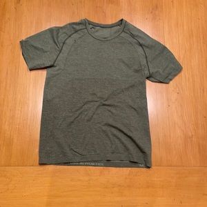 Lululemon Green Workout Shirt
